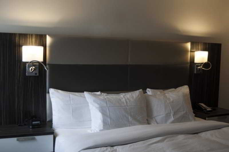 Les Suites Victoria, Ascend Hotel Collection Гатино Экстерьер фото