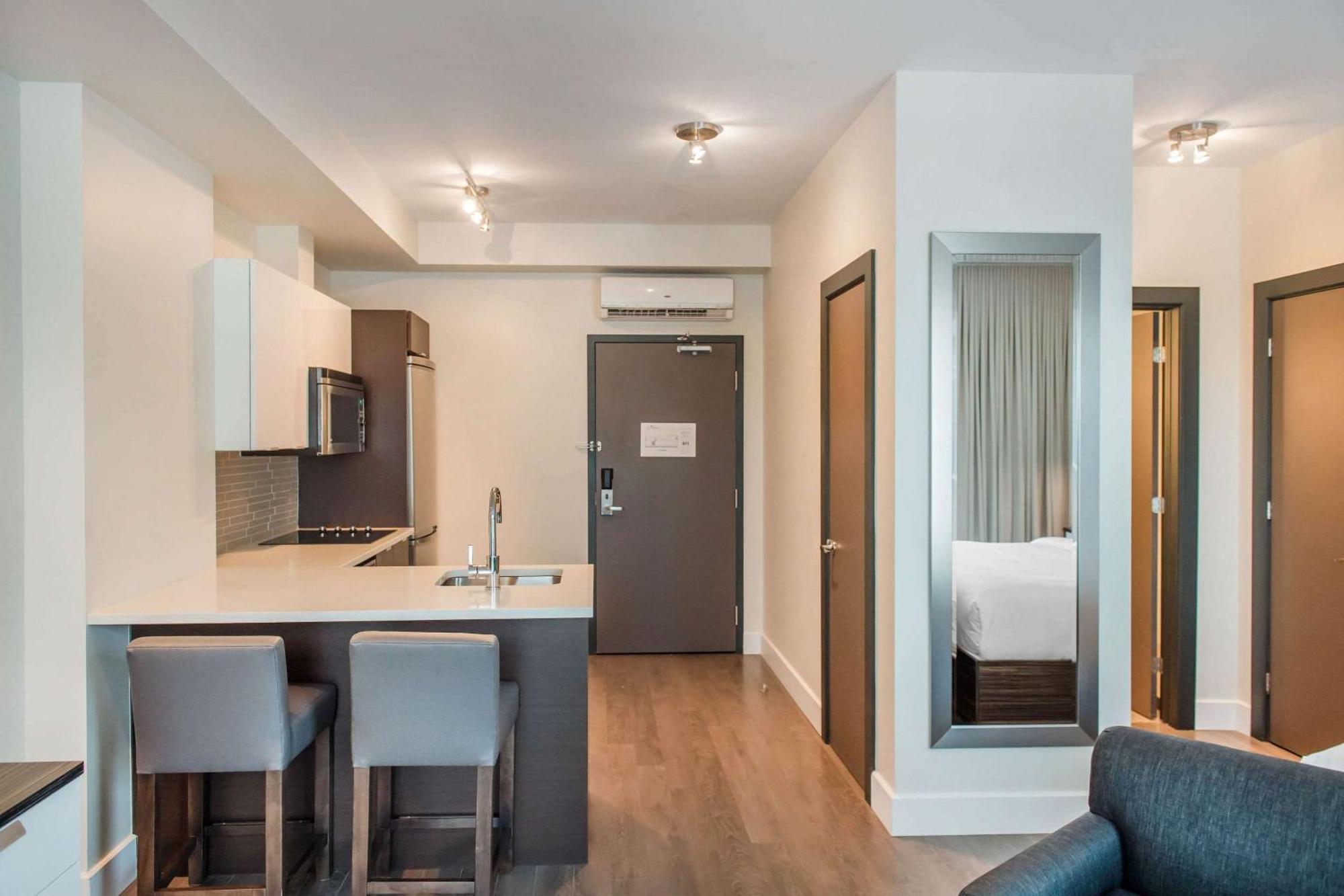 Les Suites Victoria, Ascend Hotel Collection Гатино Экстерьер фото