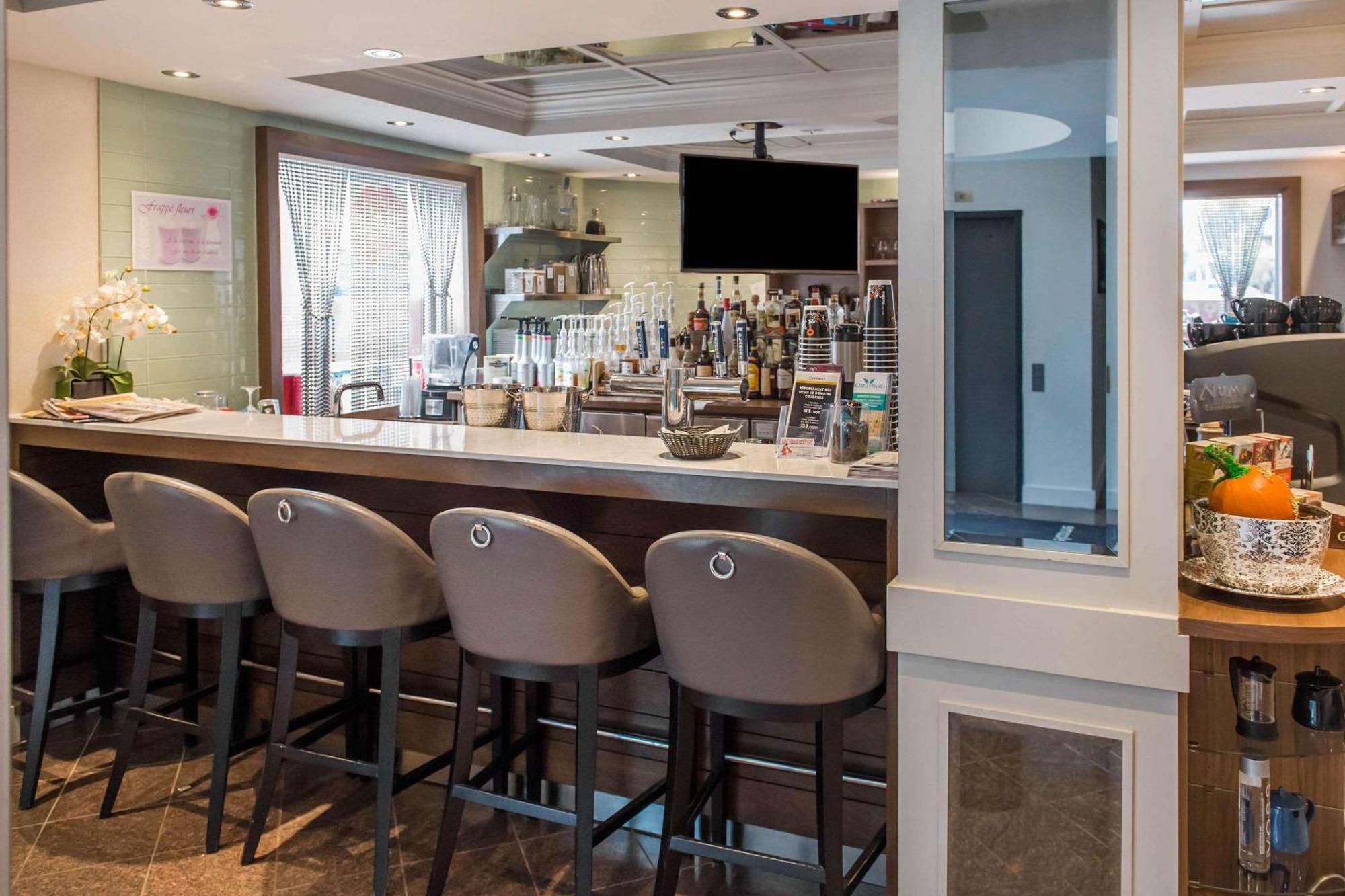 Les Suites Victoria, Ascend Hotel Collection Гатино Экстерьер фото